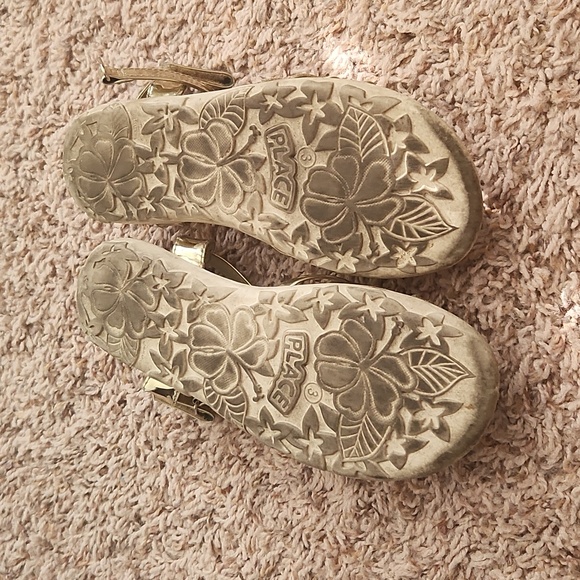 Sandals - Picture 3 of 3